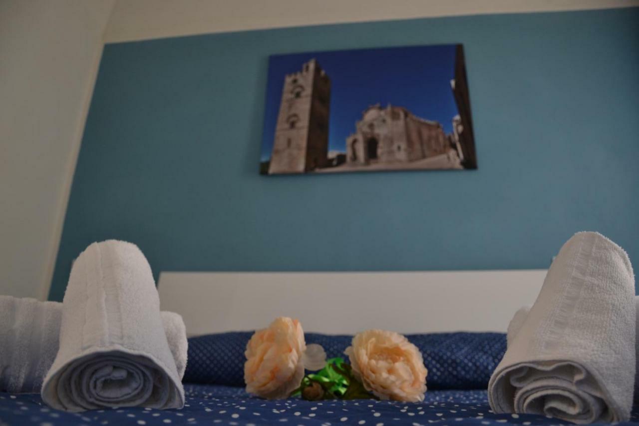 B&B Stella Maris Trapani Centro מראה חיצוני תמונה